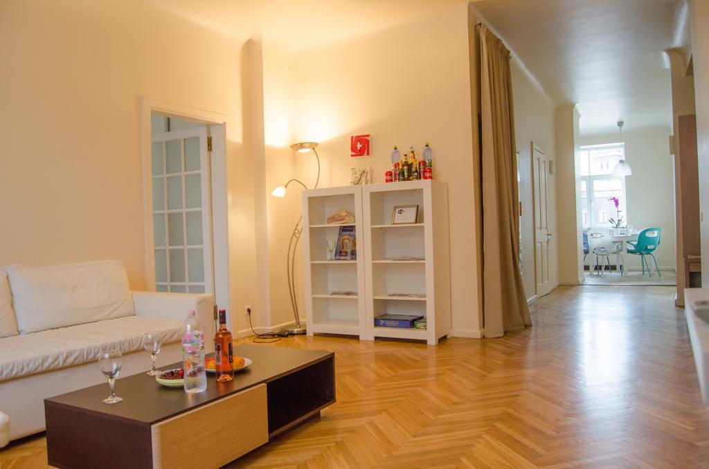 Apartment, Old Town, River View With Parking Dzīvoklis *